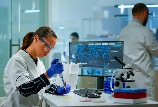 Curso gratuito de Auxiliar de Bioquímica