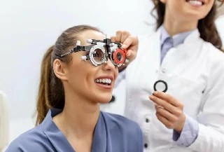 Curso gratuito de Auxiliar de Laboratório Óptico