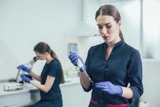 Curso gratuito de Básico em Auxiliar de Análises Clínicas